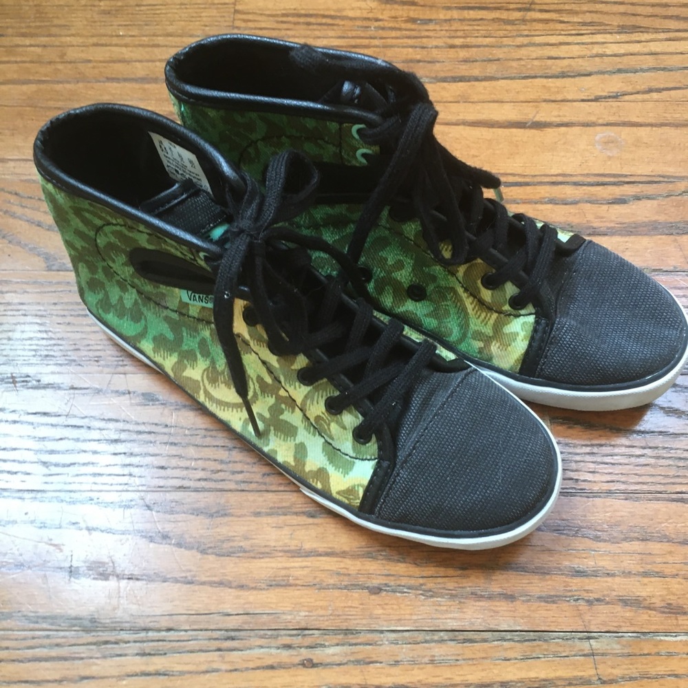Vans, hightop Hadley sneakers. Size 5.5